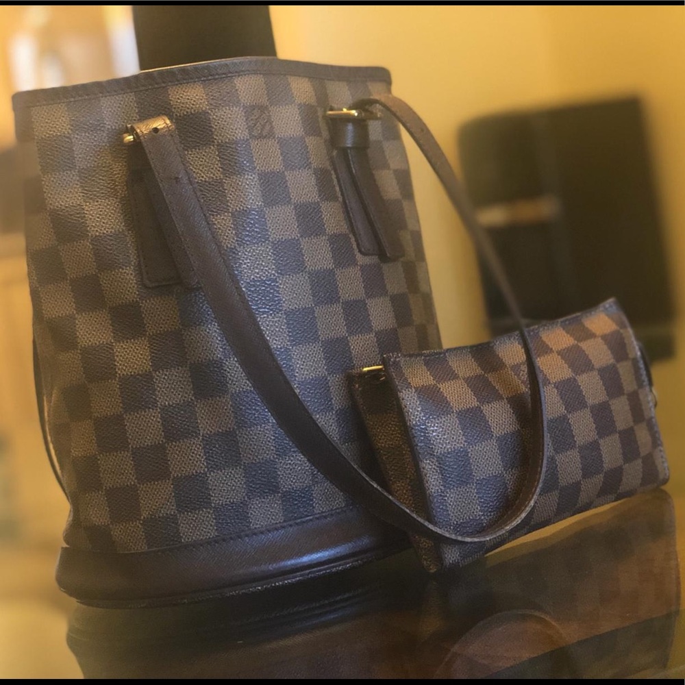 Louis Vuitton Damier with Accessory Pochette